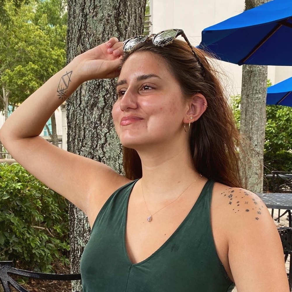 Meet your Posher, Stefania